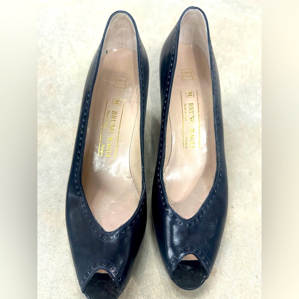 BRUNO MAGLI Black Leather
Peep Toe 3" Heel Size 9 1/2
Made in Italy